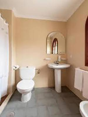 Hostal-Restaurante El Paisano Guadalema de los Quinteros Exteriör bild