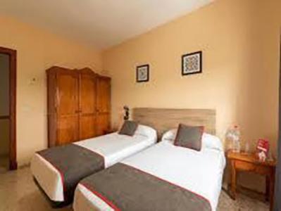Hostal-Restaurante El Paisano Guadalema de los Quinteros Exteriör bild